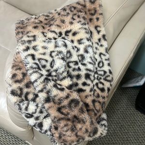 Scarf took the tag off never wear.